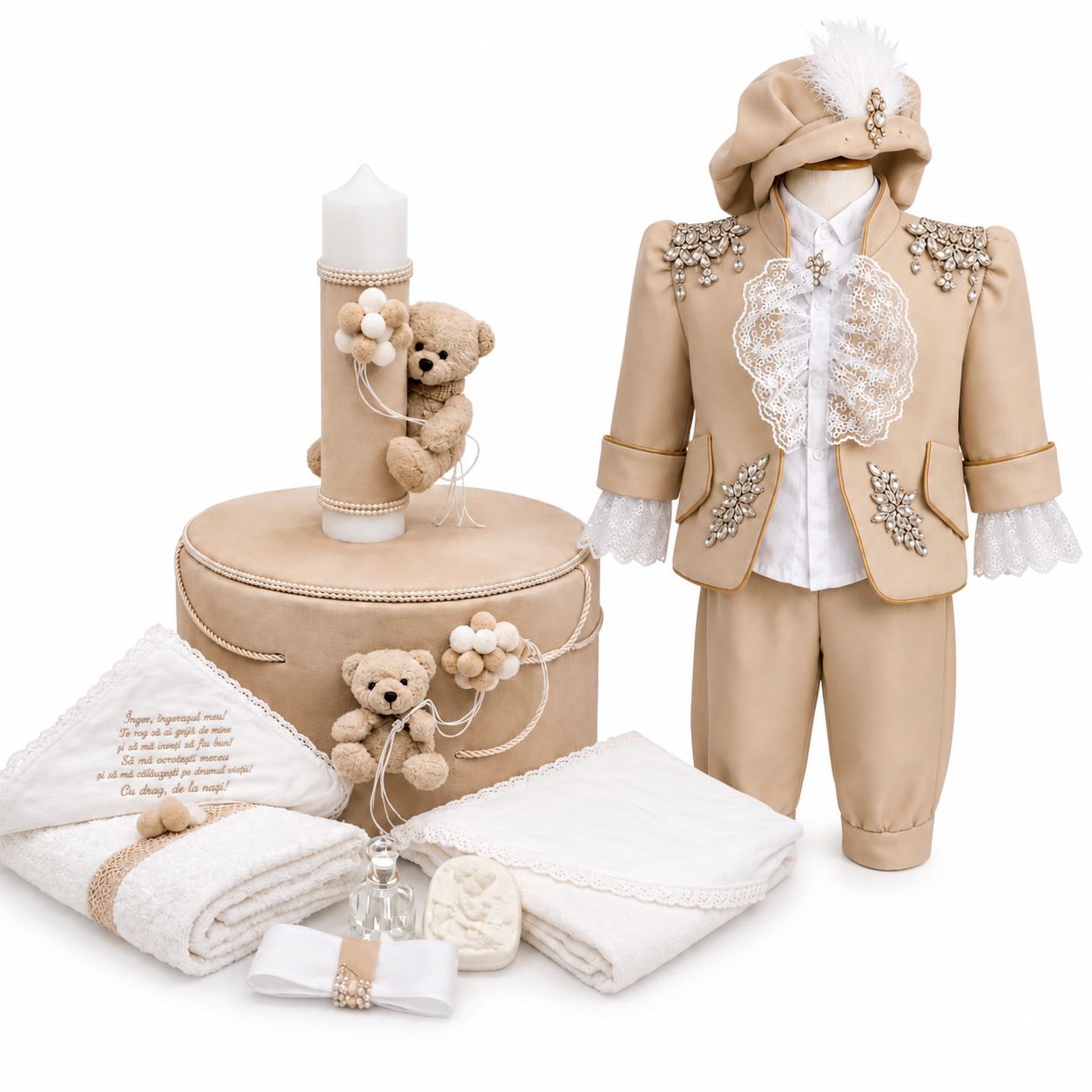 Set de botez „Micul Prinț” în nuanțe de crem , accesorizat cu pietre elegante Trusou catifea ursulet