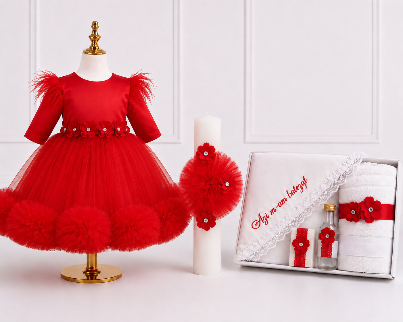 Set de botez pentru fetiță roșu, accesorizat cu flori – Rochiță, lumânare și trusou
