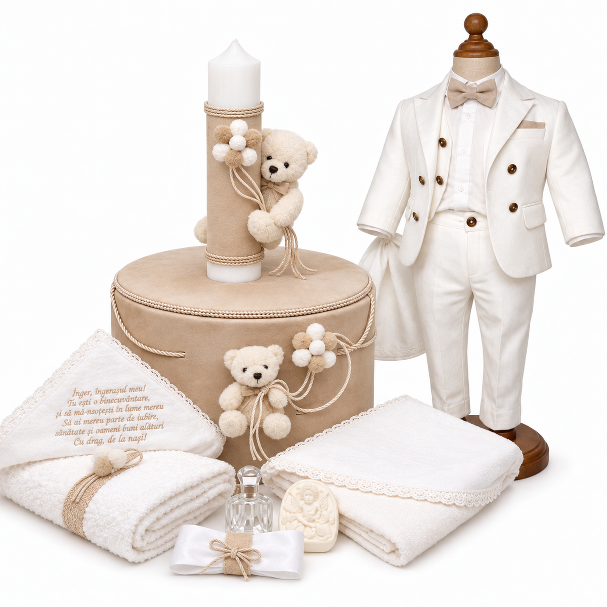 Set botez băiețel crem/ alb cu ursuleț ( Costum, Trusou,Lumânare)