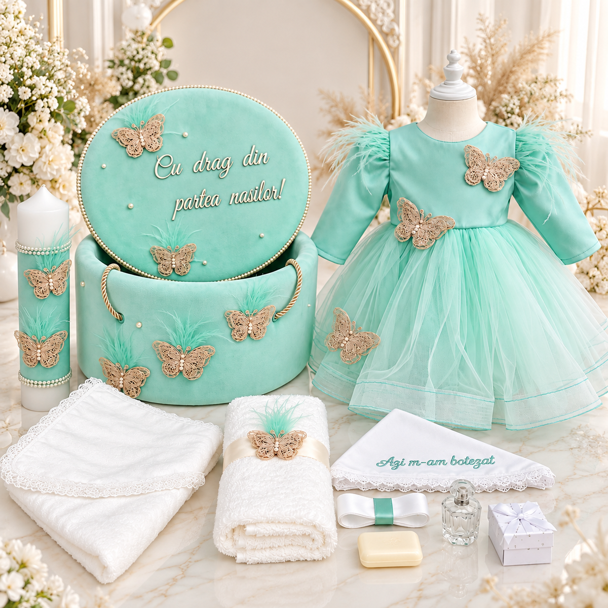 Set botez fetita menta cu fluturasi -Trusou+ Cutie+ lumânare+ rochita