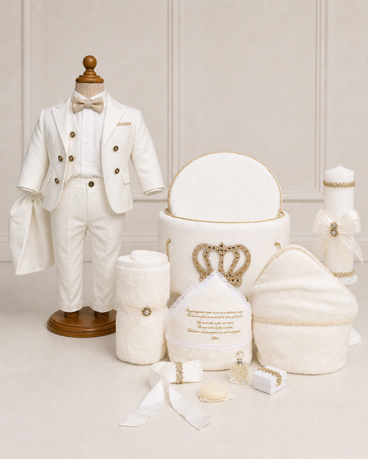 Set botez băiețel alb  coronita ( Costum, Trusou catifea ,Lumânare)