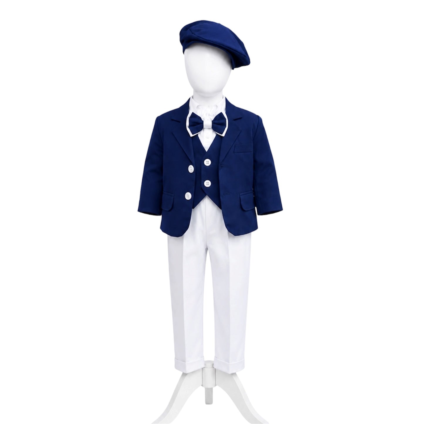 Costum bleumarin cu pantaloni albi