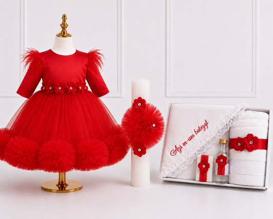 Set de botez pentru fetiță roșu, accesorizat cu flori – Rochiță, lumânare și trusou