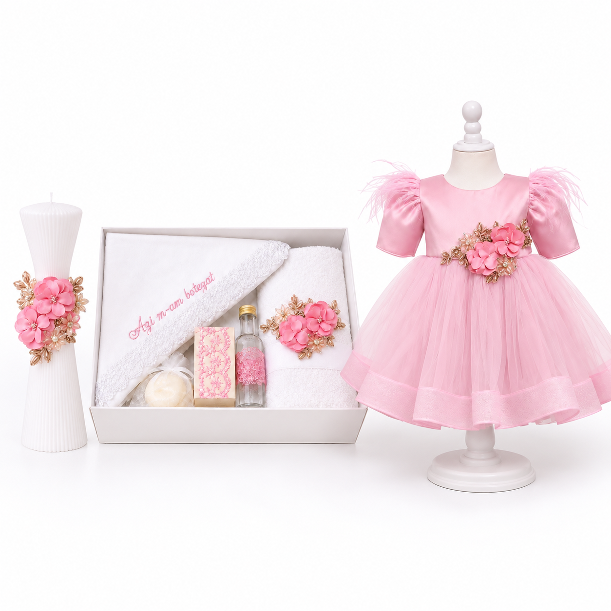 Set botez fetita roz floricele ( Rochița + Trusou+ lumânare clepsidra)