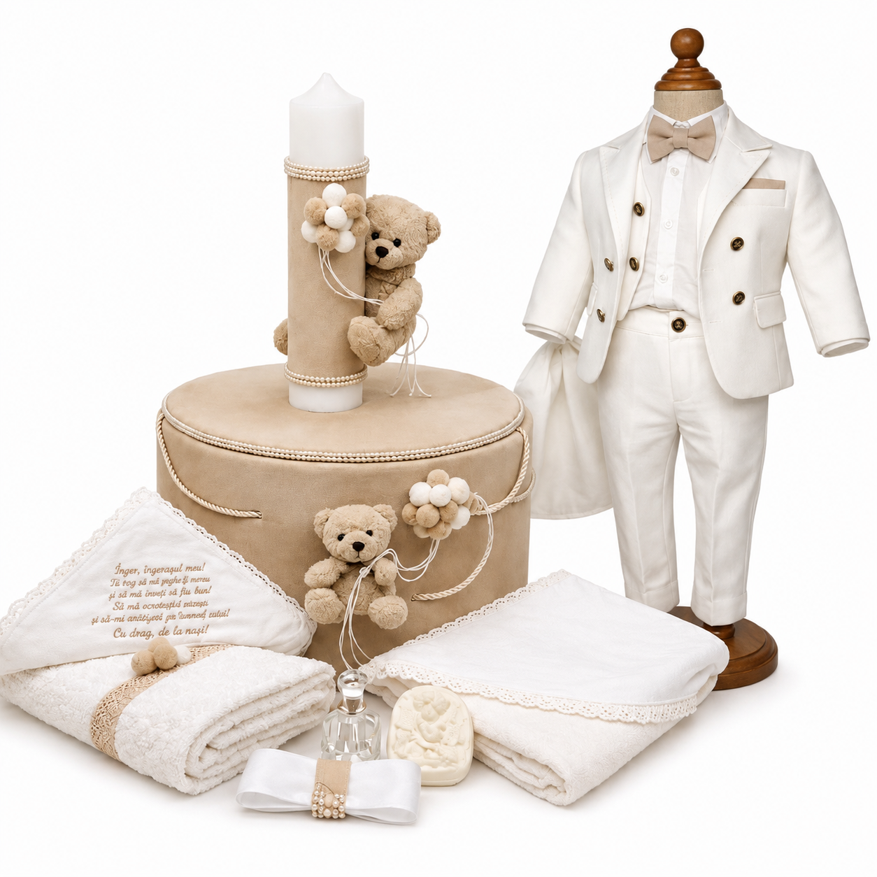 Set botez băiețel crem/ alb cu ursuleț ( Costum, Trusou,Lumânare)