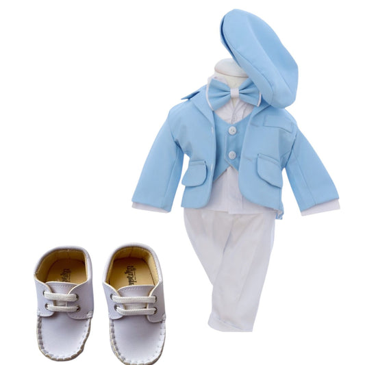 Costum Baby Blue pentru Botez cu botoși  , 6 Piese, Sacou, Pantaloni, Vesta, Camasa, Caciulita, Papion