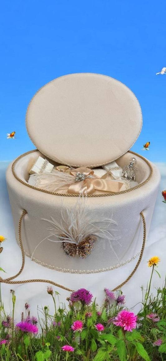 Trusou rotund catifea ivoire cu fluture cristal