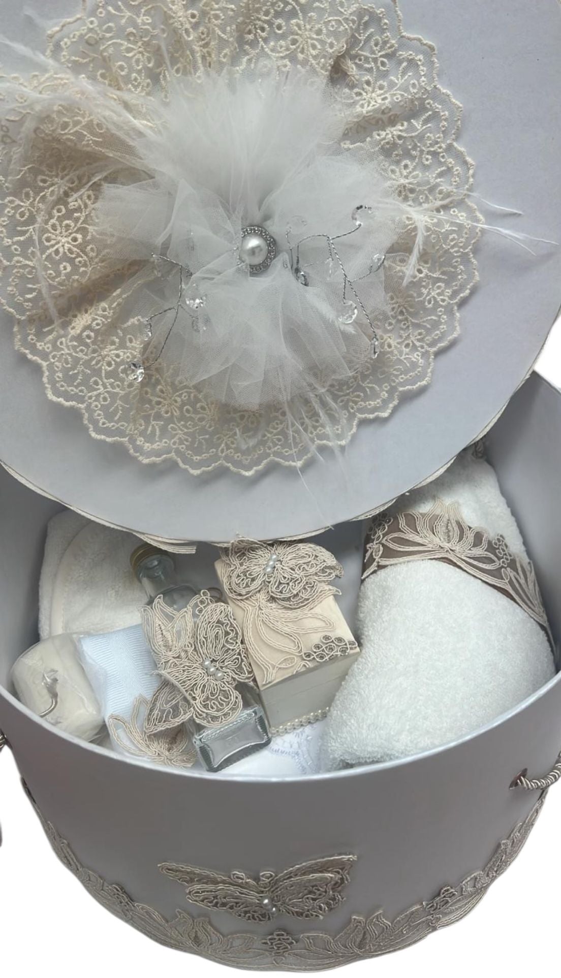 Trusou rotund crem cu fluturi