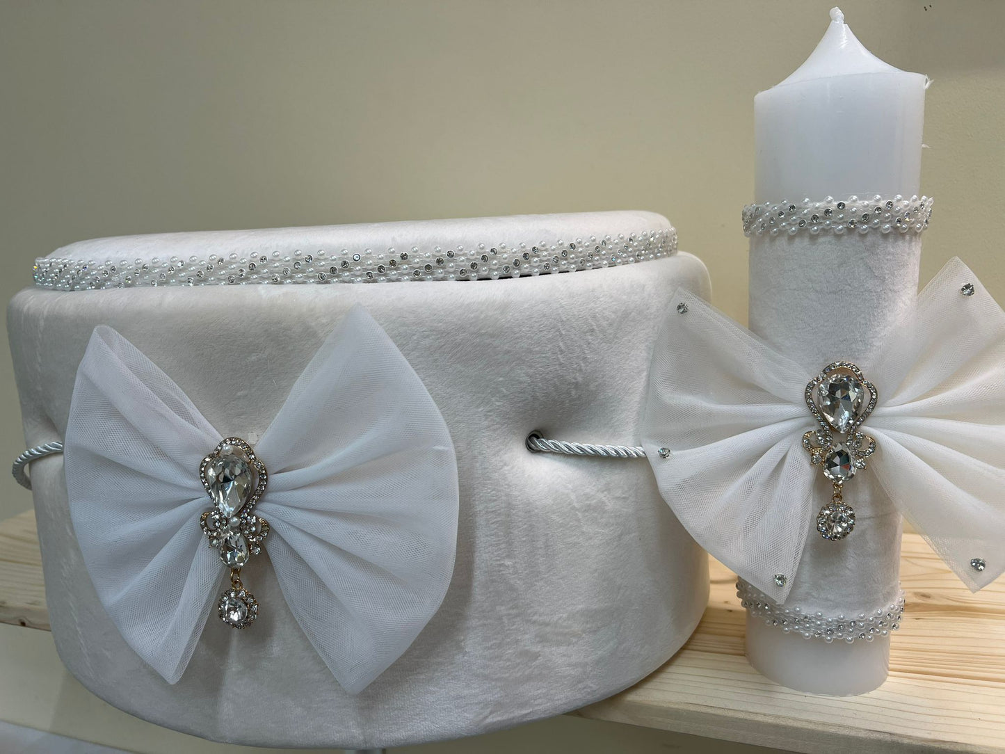 Trusou rotund catifea ivoire